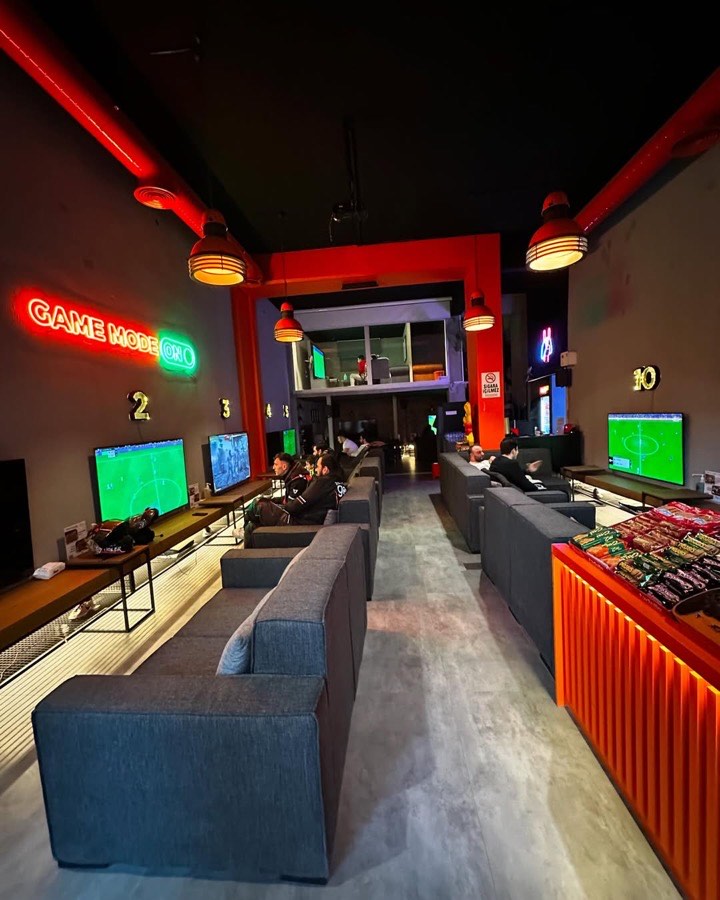 PS5 ile 4K büyük ekranda oyun keyfi — Batıkent Arena, Ankara